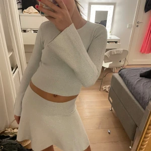 Fint glittersätt från Bik Bok - Älskar detta sätt men det har tyvärr blivit lite för litet! Nypris: 500 kr