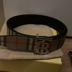 Burbery bälte  - Använt några gånger stl s/ m
