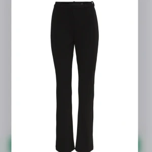 Kostymbyxor  - Storlek: S Längd: 30cm Använd: 1 gång  Bra skick✔️