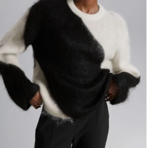 Kashmir tröja💫 - Säljer min superfina kashmirtröja från & other storys💕 sparsamt använd, nypris 1300🩷