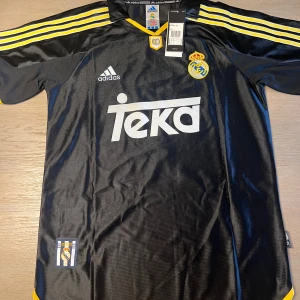 Raul  - Raul 1998 andra ställ tröjan, väldigt bra skick med tagg på 