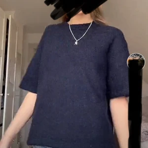 Stickad tröja  - Jätte snygg tröja från Gina som är helt perfekt nu till hösten!💓