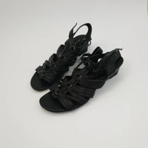 Svarta sandaler - Ok skick