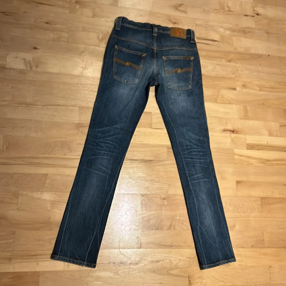 Säljer mina Nudie jeans i skick 9/10  använda ungefär 2-3ggr men säljer dom då dom e försmå och jag bara vill bli av med dom fort. Jeans & Byxor.