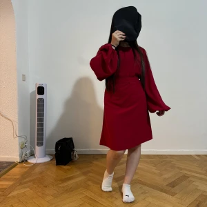 Kort rödklänning - Röd klänning i nästan nyskick, passar storleken ( S-M). 