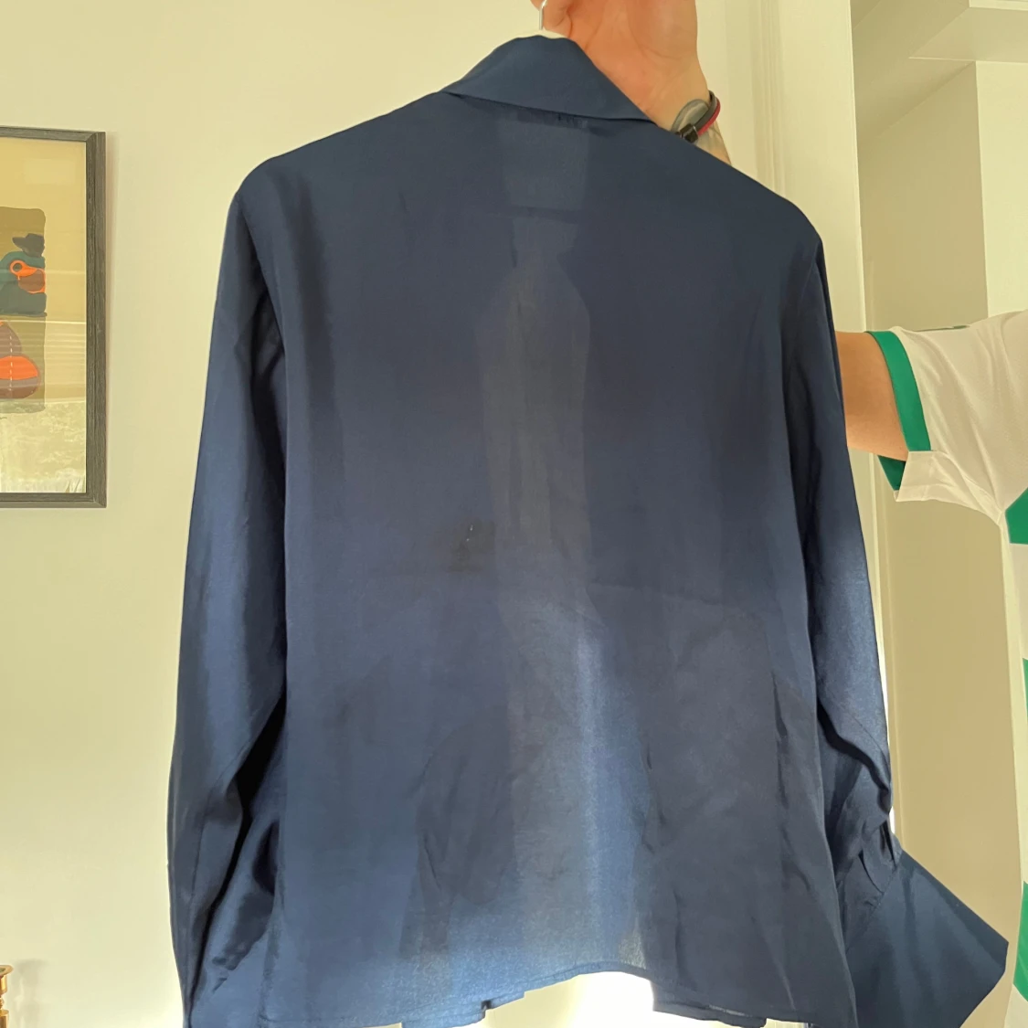 Mörkblå skjorta - 91