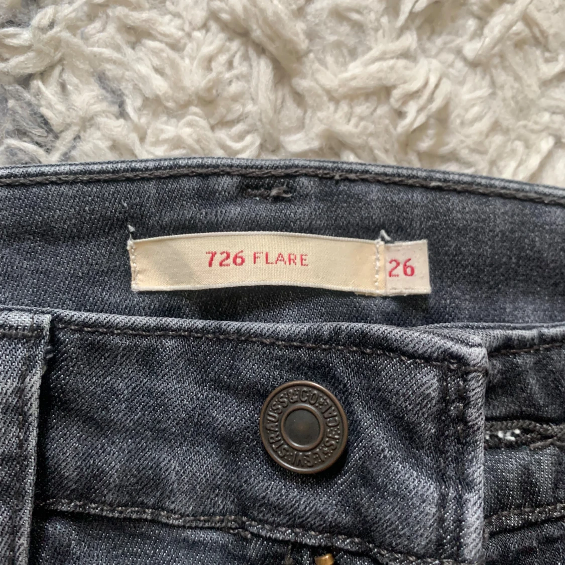 Gråa Levis jeans  - 91