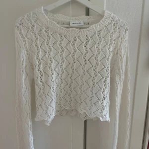 Stickad tröja  - Stickad tröja från monki i storlek xs som inte kommer till användning💓 slutsåld på hemsidan