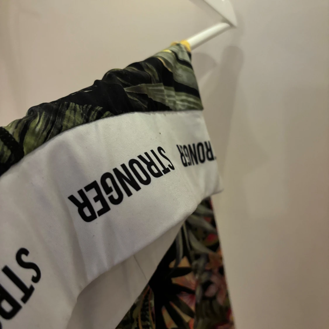 Stronger Tights (Vietnam) - 92