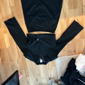 Carin Wester SET  - C.W Set