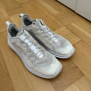 Nike Air skor - Använda i en sommar och är normala i storleken