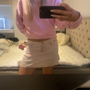Rosa jeanskjol - Sååå fin jeanskjol som aldrig använts💗💗