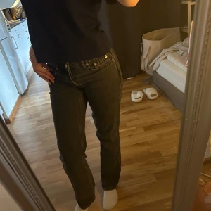 Low waist jeans - Jag säljer mina jeans från lager 157 i modellen ICON. Storlek xs, köpt för 400 säljer för 150 ☺️