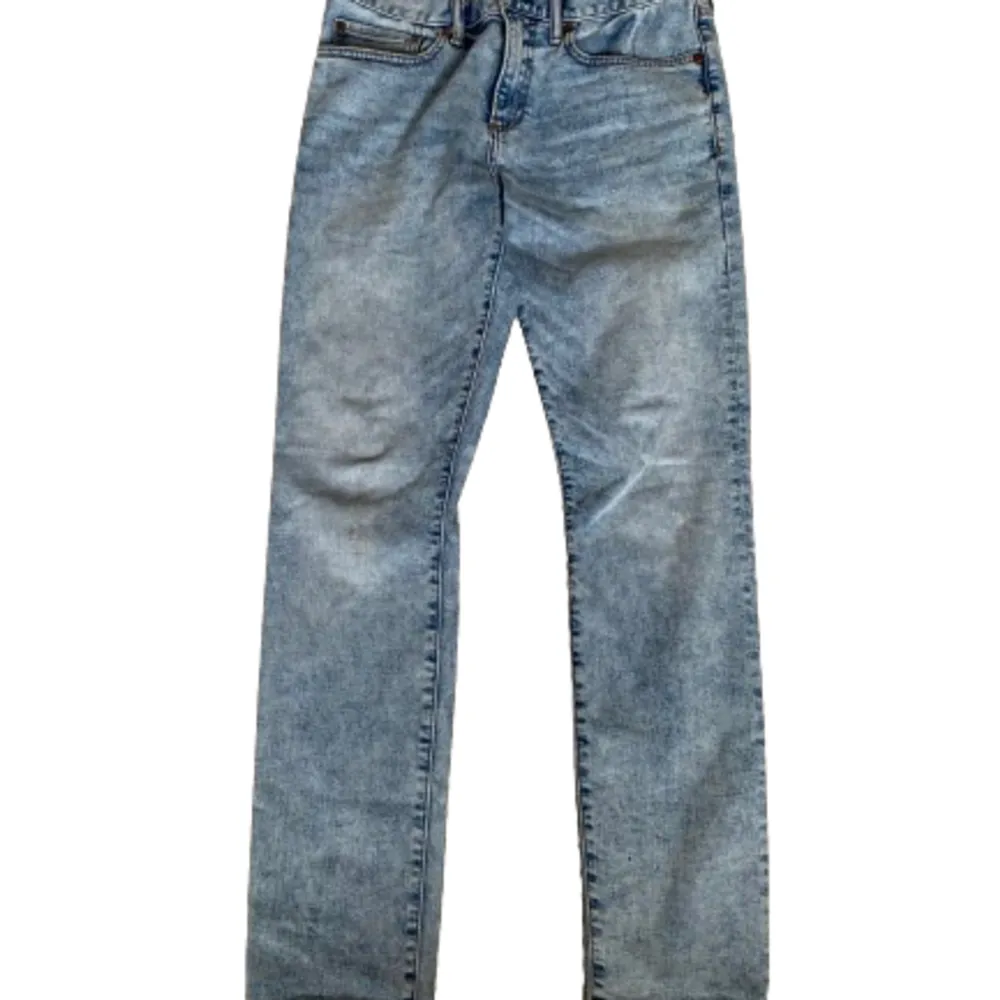 Säljer nu dessa snygga jeans från märket GAP | Skick : 10/10, knappt använda alls | Pris : Nypris : 1300kr, mitt pris 499kr. Priset är inte hugget i sten | Om du har några frågor är det bara att höra av dig! ❤️. Jeans & Byxor.