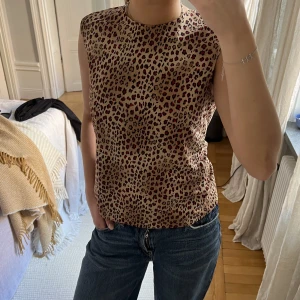 Leopardtopp  - Superfin topp med leopardmönster. Storlek S, inga defekter❤️🩷🐆