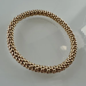 Armband  - snygg cordellkedja 😻 Bär den som den är eller tillsammans med flera olika armband för en personlig look. Töjbar 