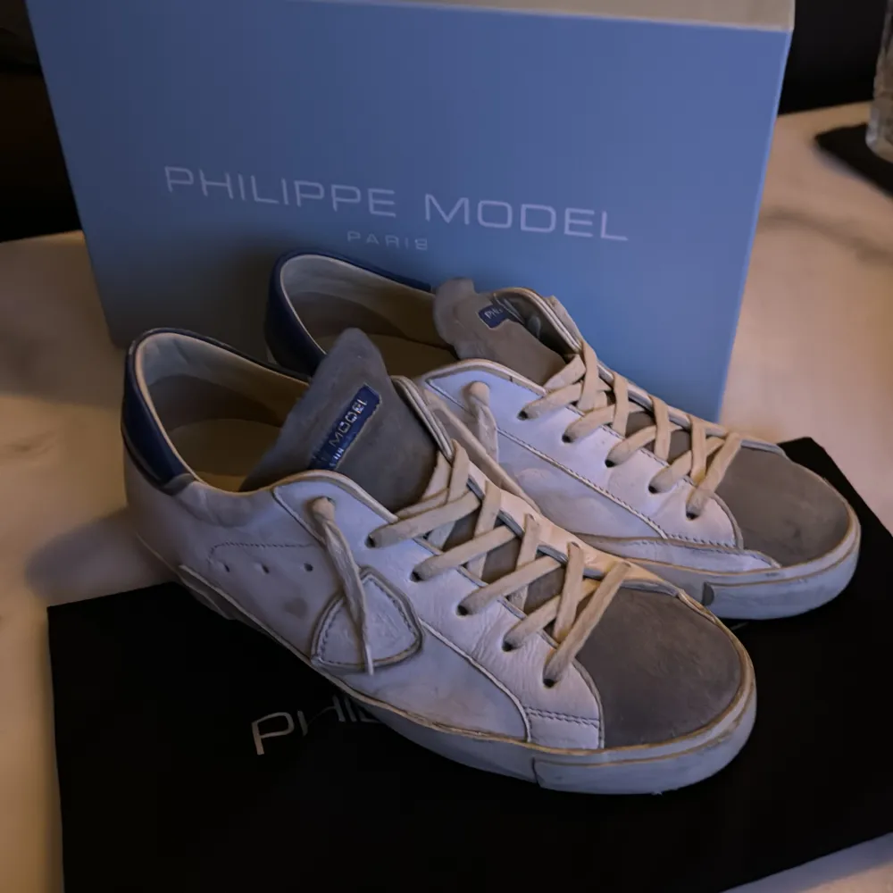 Svin schysst Philippe models sköna skor bra skick o allt og passar 40-41. Skor.