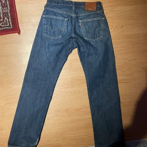 Levi’s 501 - 30:30 170 cm. Väldigt bra skick! Snygga. Passar alla.