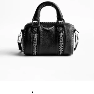Zadig & Voltaire väska  - Säljer bara vid bra pris då jag ENDAST säljer för att jag vill köpa en större storlek💗. SUPERfint skick, egna bilden kommer! Köper sker helst via swish men via plick funkar också! Självklart äkta, dustbag o pricetag med qr kod ingår.