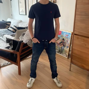 Ralph Lauren T-Shirt - Tja! Säljer nu denna feta Ralph Lauren tishan i väldigt bra skick. Skriv gärna vid fler frågor eller funderingar!