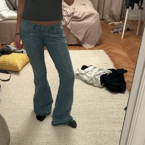 Jeans - Såååå snygga jeans som tyvärr var för stora för mig, passar storlek 36-38🩷