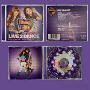 Shake it up CD i bra skick!  Nästan helt ospelad 