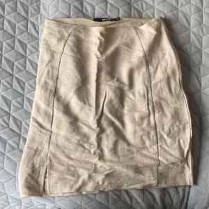 Söt kjol i linne från bikbok, storlek xs🤍