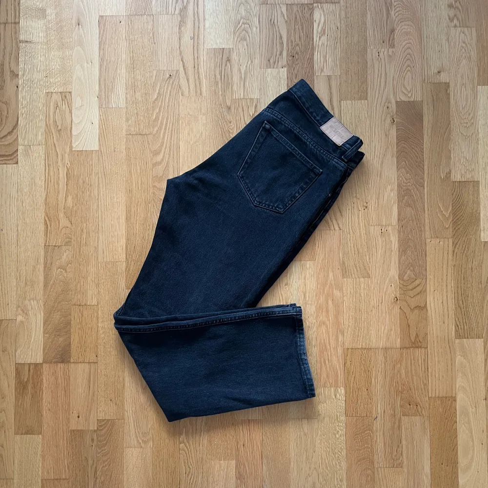 Ett par svarta jeans från Weekday. Relativt använda men i väldigt bra skick.. Jeans & Byxor.