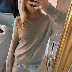 Kashmir tröja - 100% kashmirtröja passar mej som är s/m