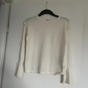 Tröja  - En fin  tröja i väldigt bra skick 
