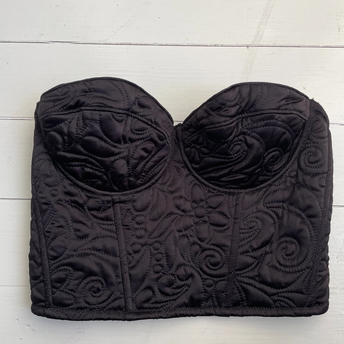 Svart korsettopp - 90