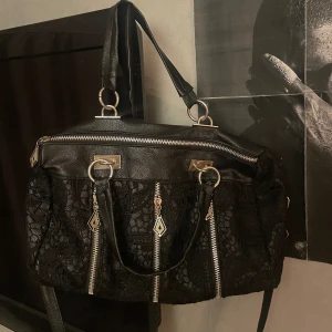 Super fin väska - Jätte fin väska som aldrig kom till användning, kan tänka mig sänka priset!