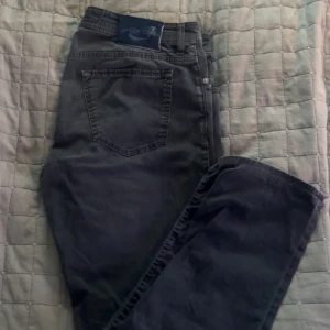 Jacob Cohen jeans - Säljer dessa schyssta Cohen jeansen till ett bra pris, har ni några frågor är de bara höra av er