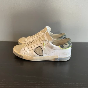 Philippe model - Säljer nu dessa riktigt feta Philippe model skor👏 använda men fortfarande rätt bra skick🌟   Skriv vid frågor eller funderingar👏