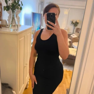 Seamless midiklänning  - Som ny, stretchig passar S-M