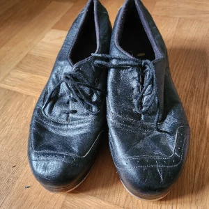 Steppskor (Bloch) - Dyrare modell från Dansbutiken i Stockholm. Toppen skick! Nypris runt 2500kr. Storlek 41.