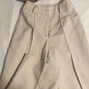 Kostymbyxor  - Kostymbyxor 