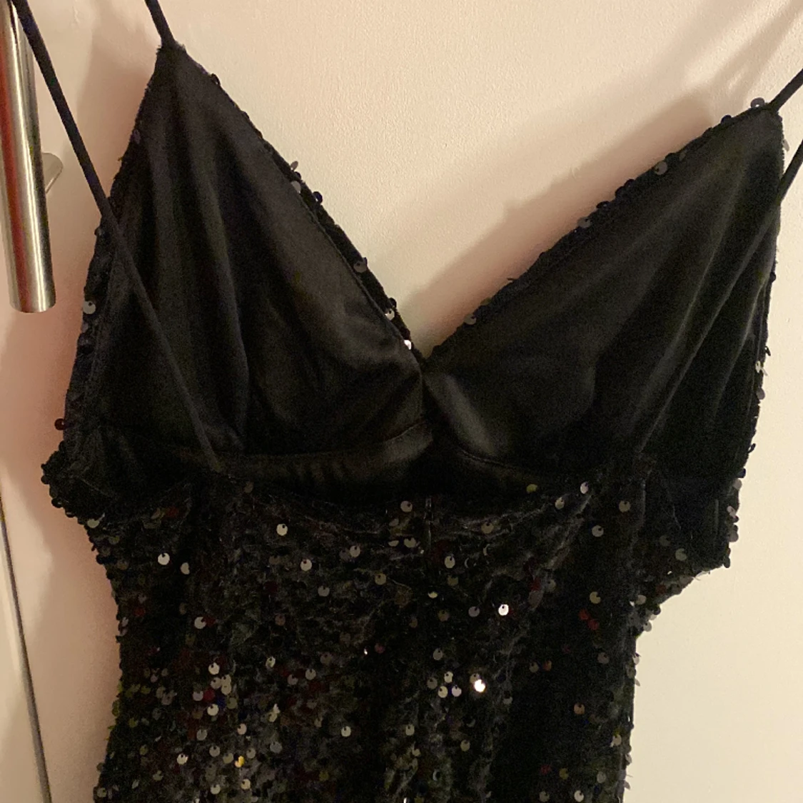 Glittrig festklänning - 90