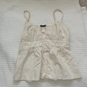 Brandy linne - Säljer detta linne från brandy då det inte passade mig super bra, men super gulligt och nyskick🫶🏼