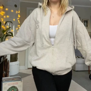 Zipup hoodie - Jättefin oversized, unisex zipup hoodie. Hör av dig vid frågor🫶