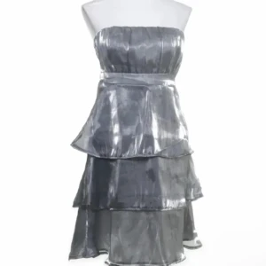 Cocktailklänning silver - Som ny💗 så fin till fest/födelsedag och sommar🤍