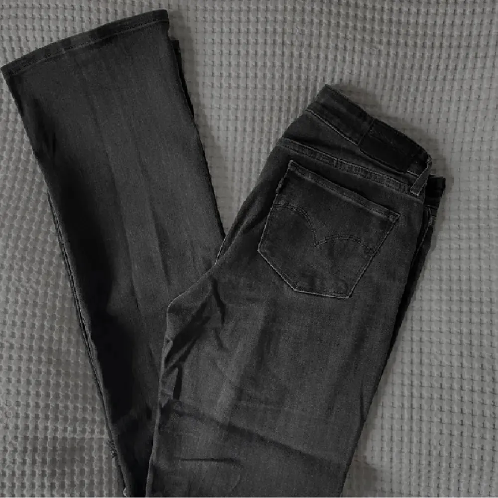 Levis 715 Bootcut jeans. Säljer då de inte kommer till användning. Jeans & Byxor.