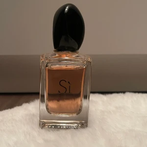 Giorgio Armani Si - 90% kvar, 50ml, köpt för 1250kr.