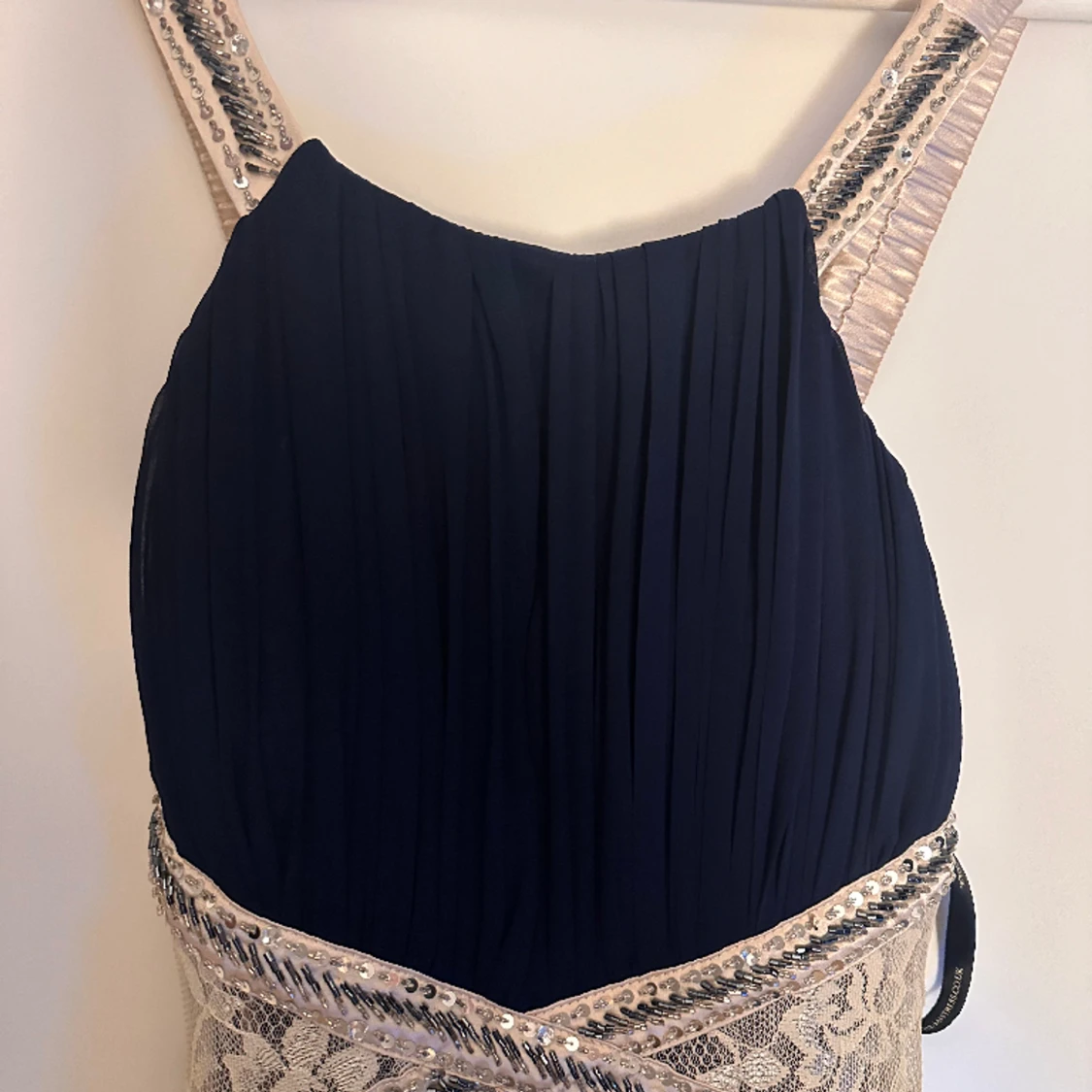 Vacker balklänning marinblå med strass