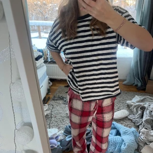 Randig tröja - Fin randig tröja från HM, sparsamt använd💗💗