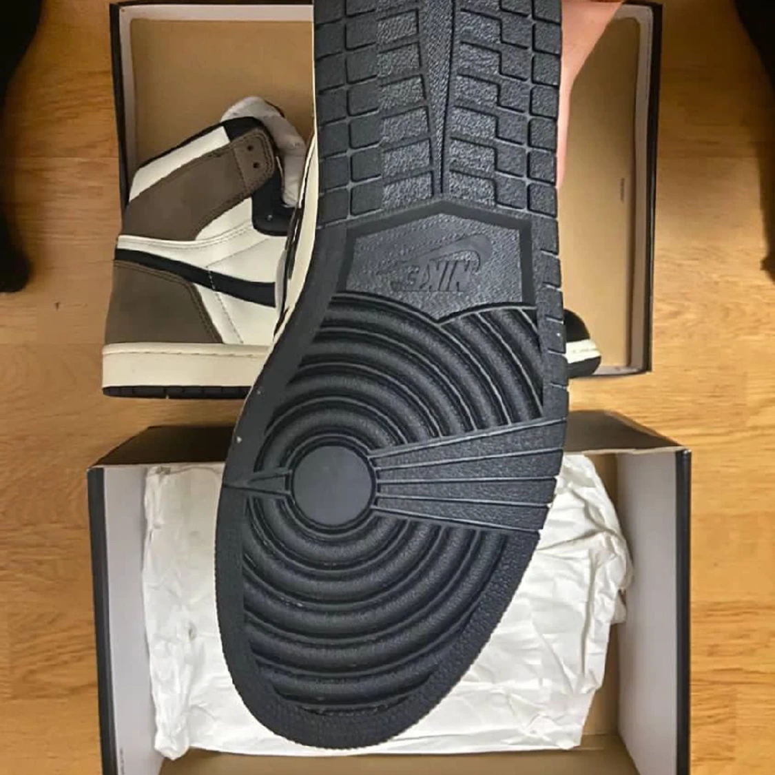 Jordan 1 mocha  - 91