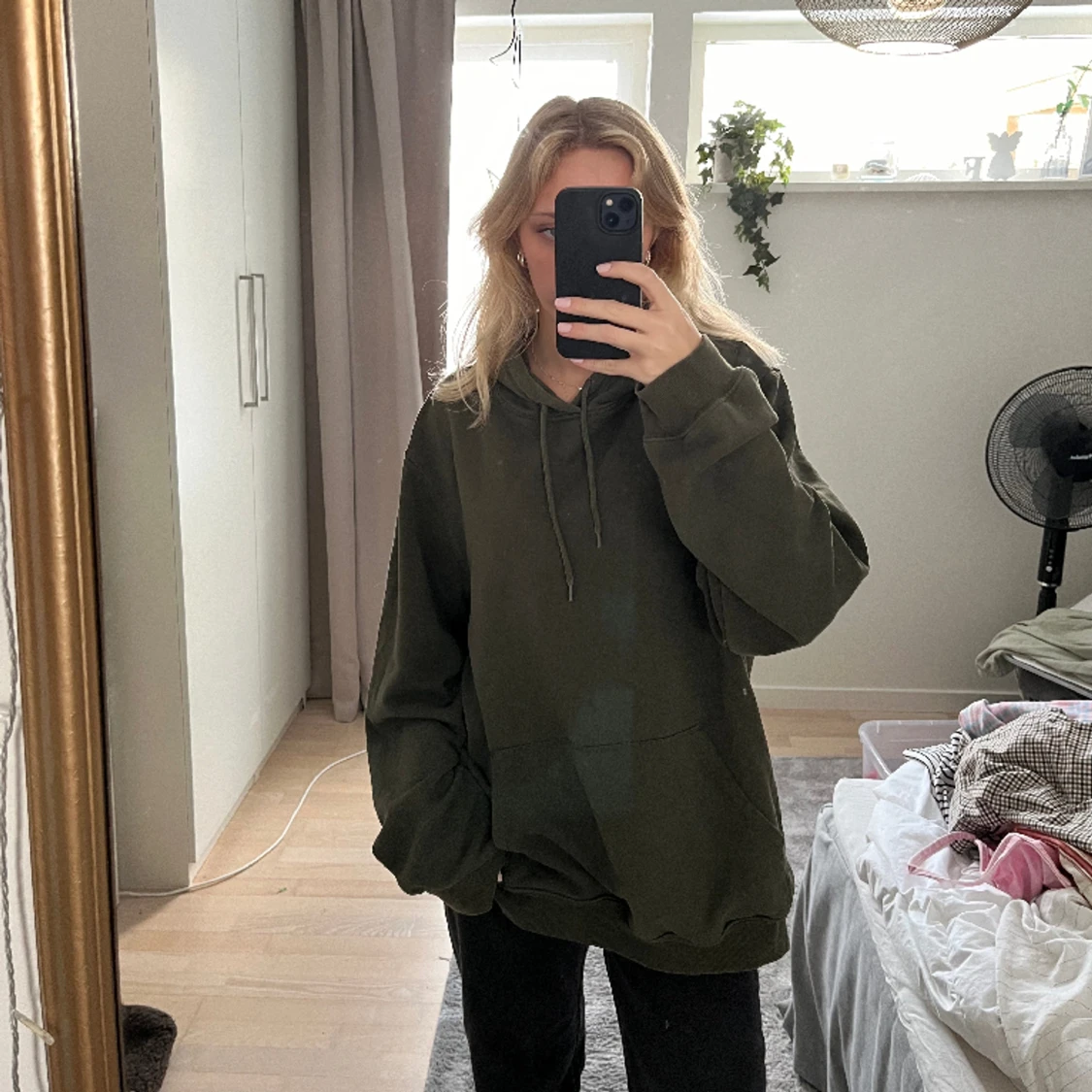 Stor mörkgrön hoodie - 90