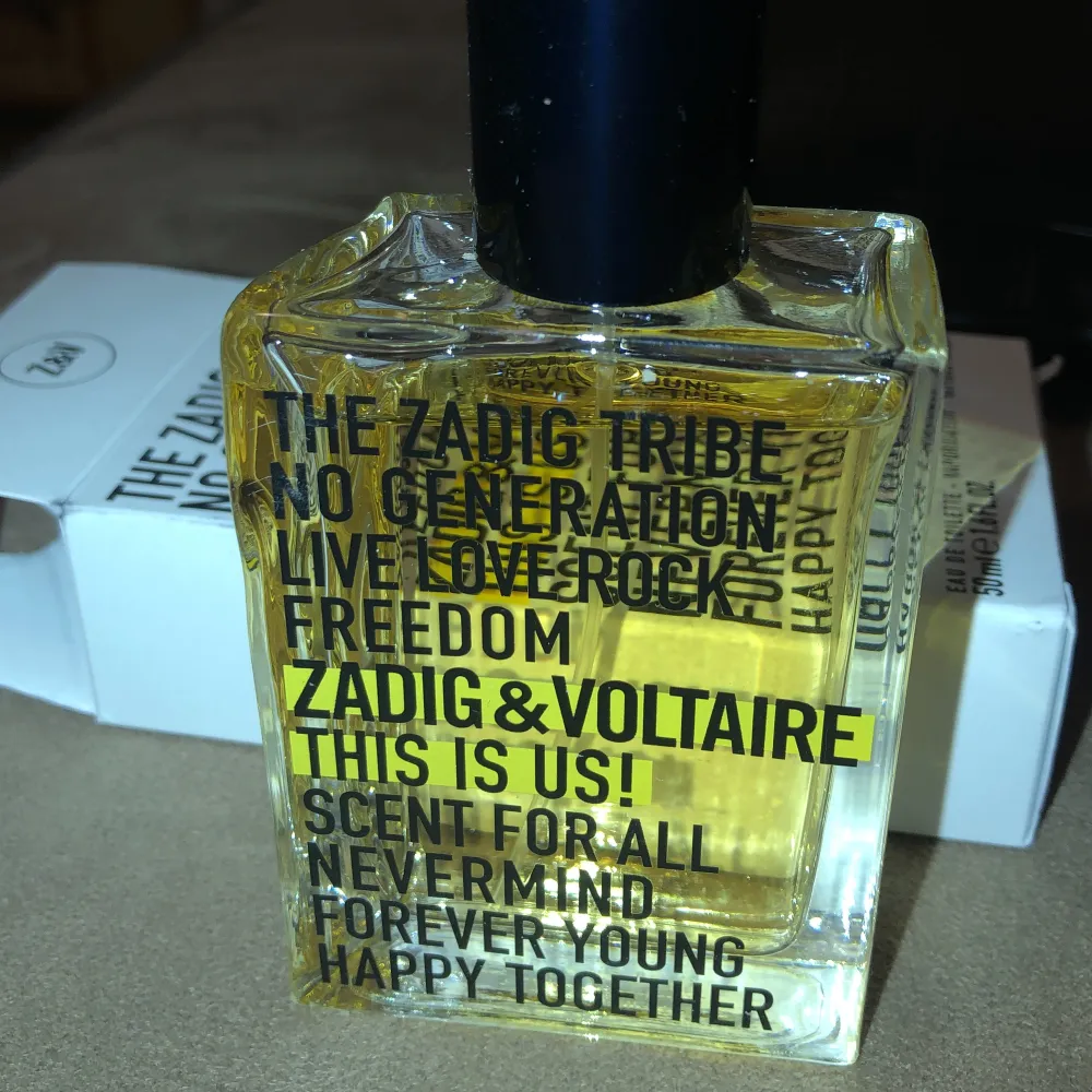 Zadig & Voltaire parfymen ”This is us” bara använt ett fåtal gånger. Säljer då jag fick en annan i julklapp. 50 ml. Accessoarer.