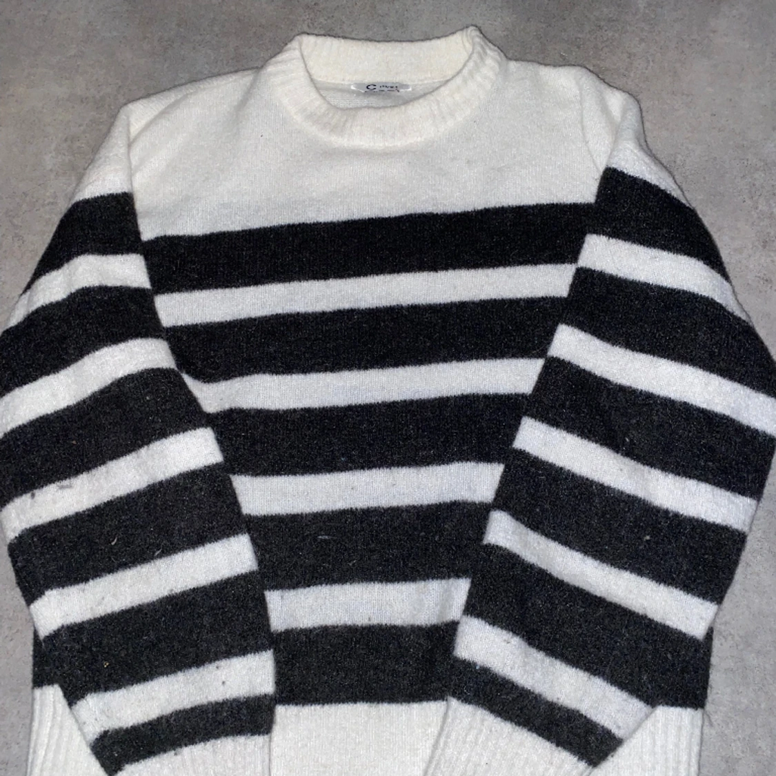 Stickad randig tröja!