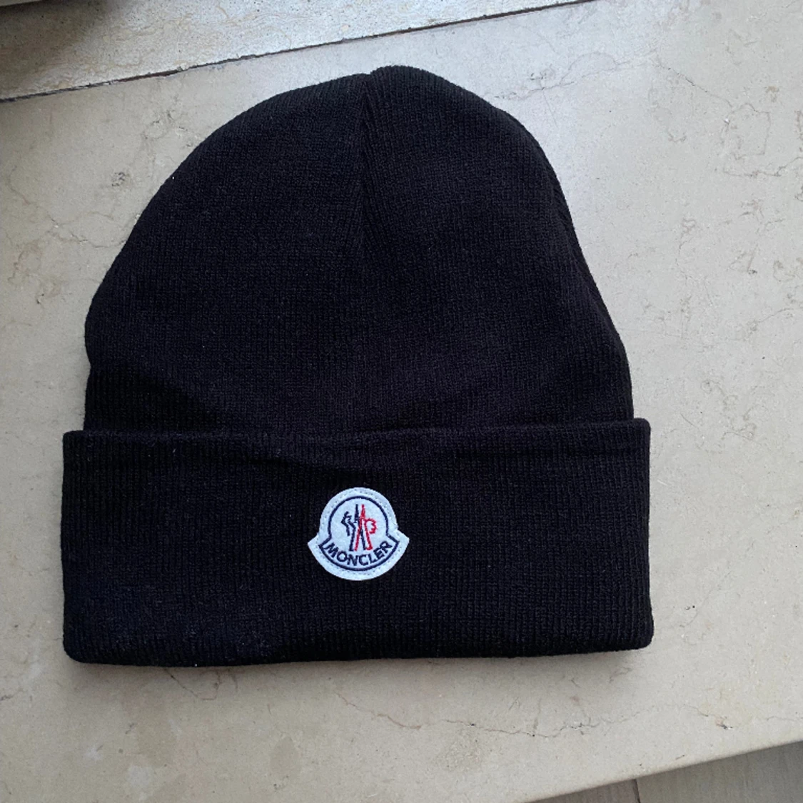 Moncler mössa